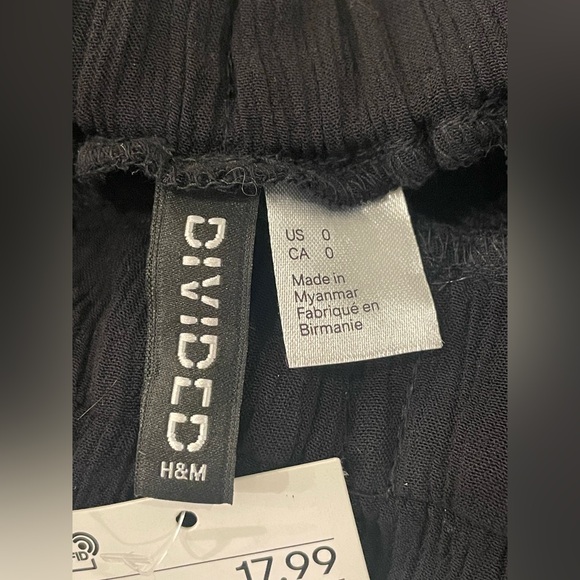 H&M Divided Black High Waisted Shorts-Size 0 New with Tags - Picture 4 of 5